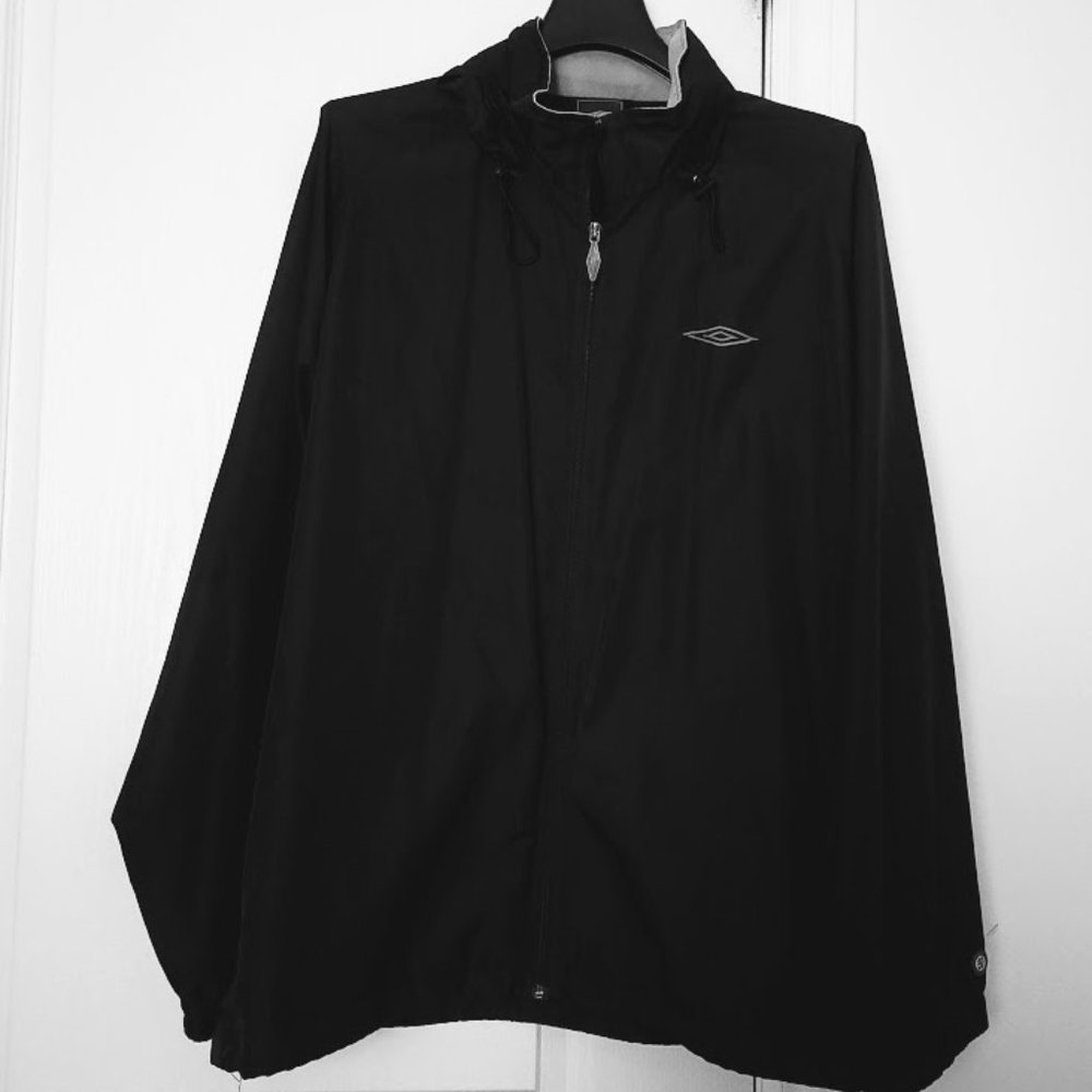 Umbro Jacket windbreaker good for summer and spring Black size L